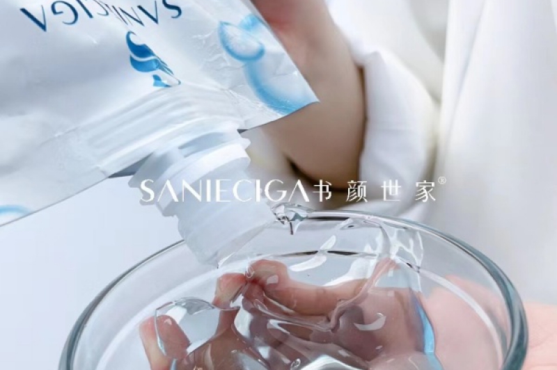 书颜世家 · 医用级冰晶补水面膜：极速修护屏障，激活水通道蛋白